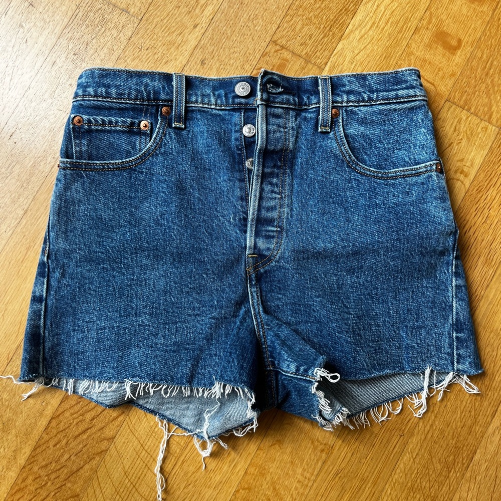 Levi’s ribcage shorts